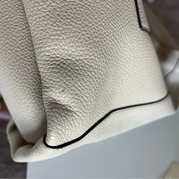 HENRI BENDEL Influencer Pebbled Leather Tote Feather Gray - Picture 13 of 13